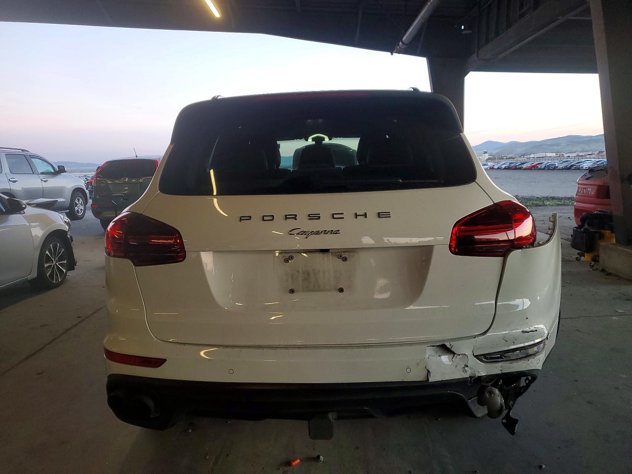 2018 PORSCHE CAYENNE photo 6