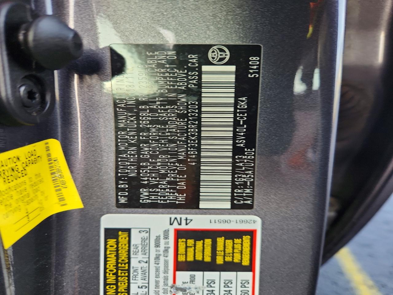 2011 TOYOTA CAMRY XLE photo 12