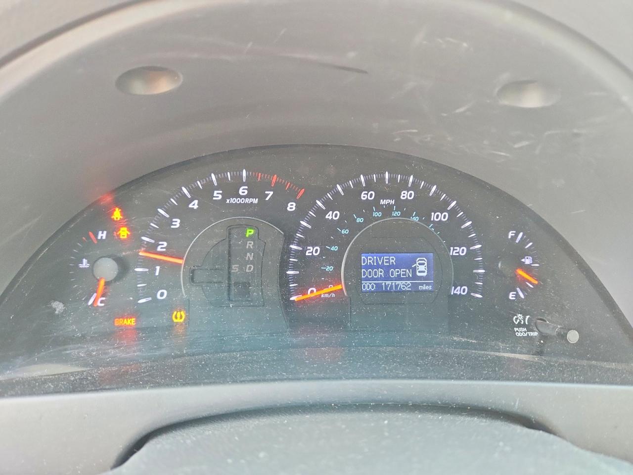 2011 TOYOTA CAMRY XLE photo 9