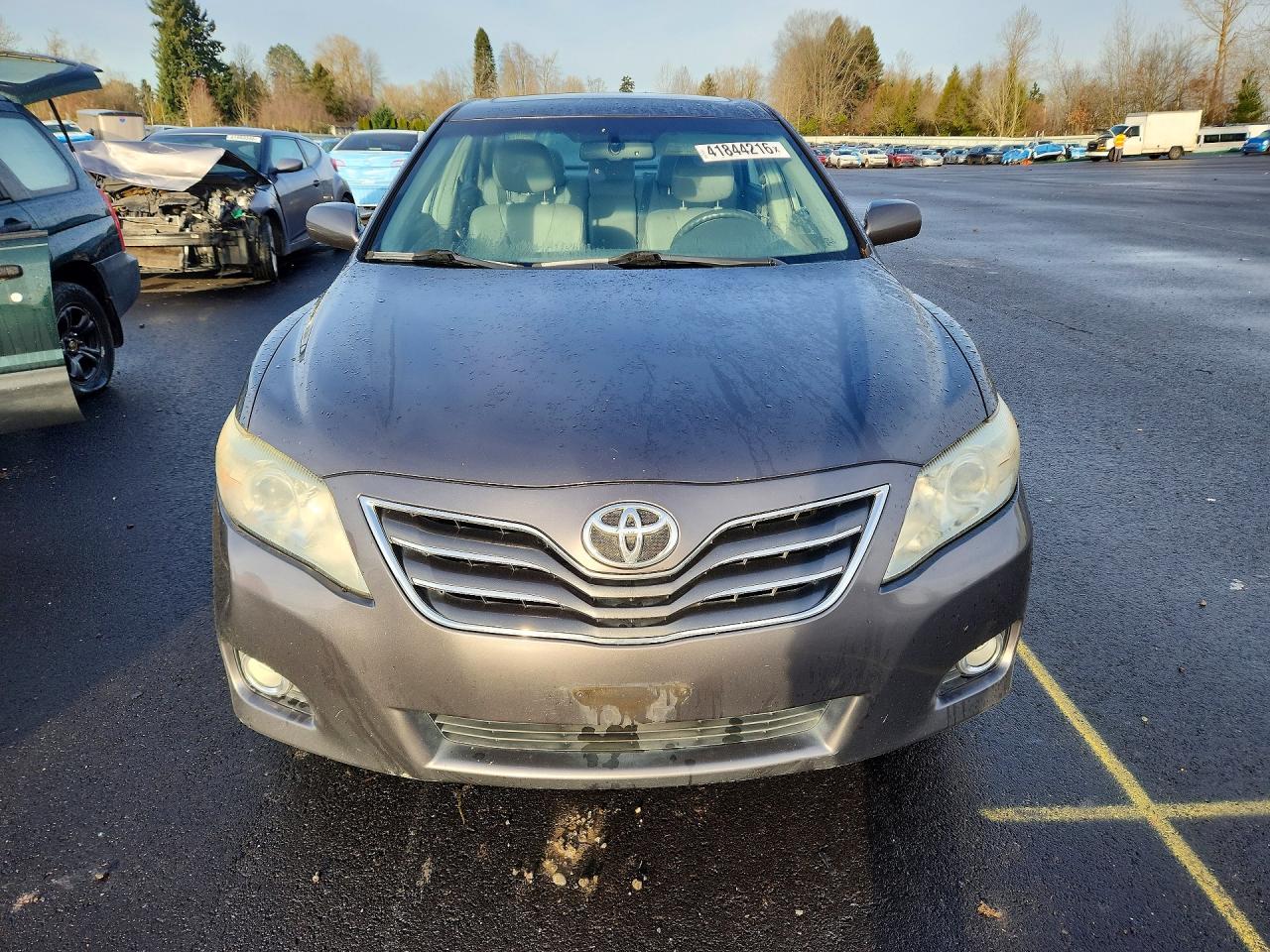 2011 TOYOTA CAMRY XLE photo 5