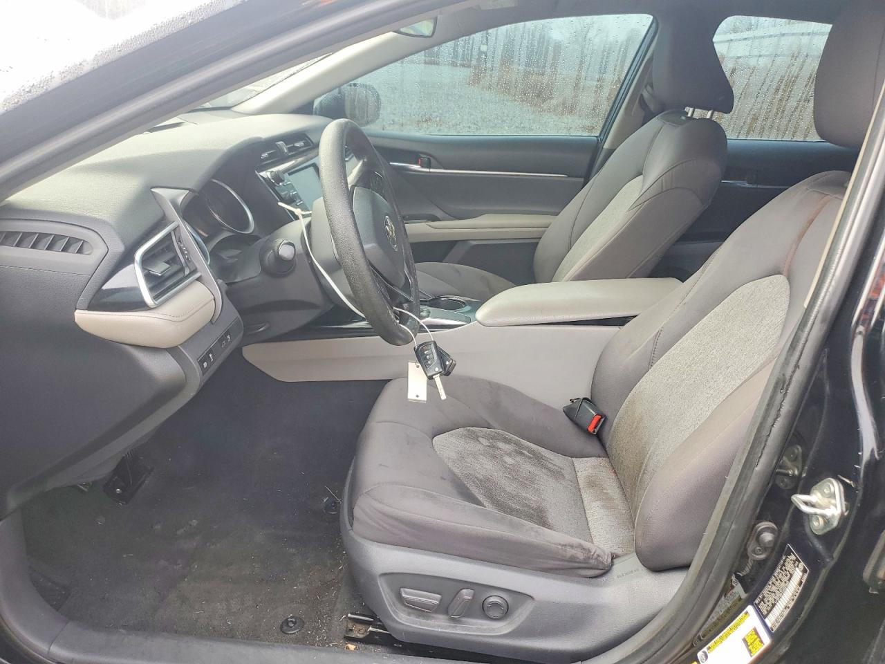 2018 TOYOTA CAMRY LE photo 7
