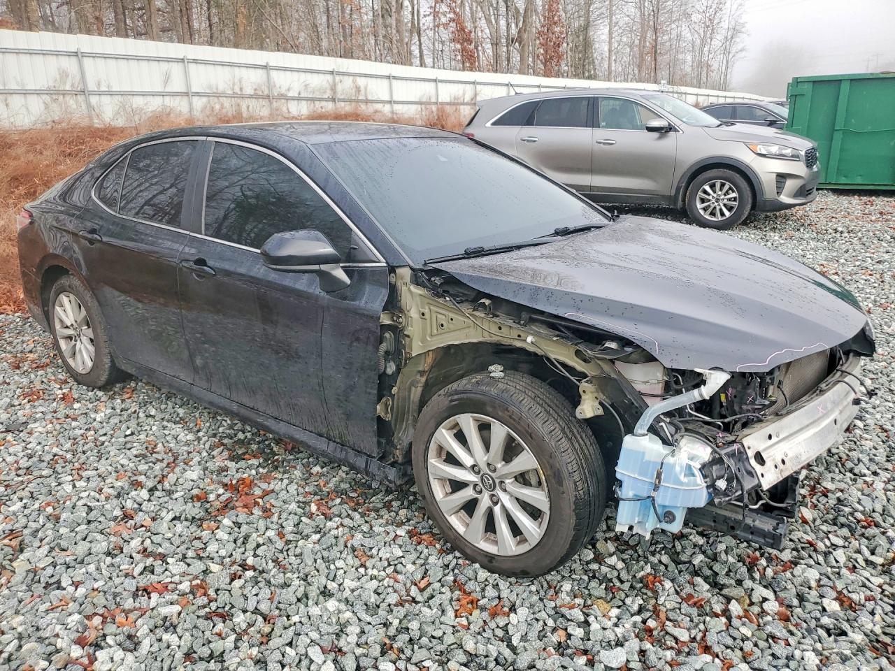 2018 TOYOTA CAMRY LE photo 4