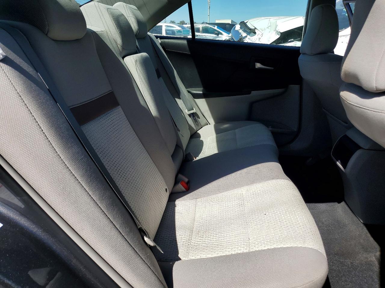 2012 TOYOTA CAMRY LE photo 28