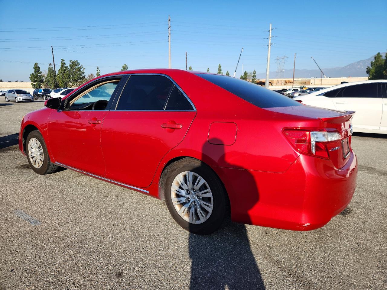 2014 TOYOTA CAMRY LE photo 3