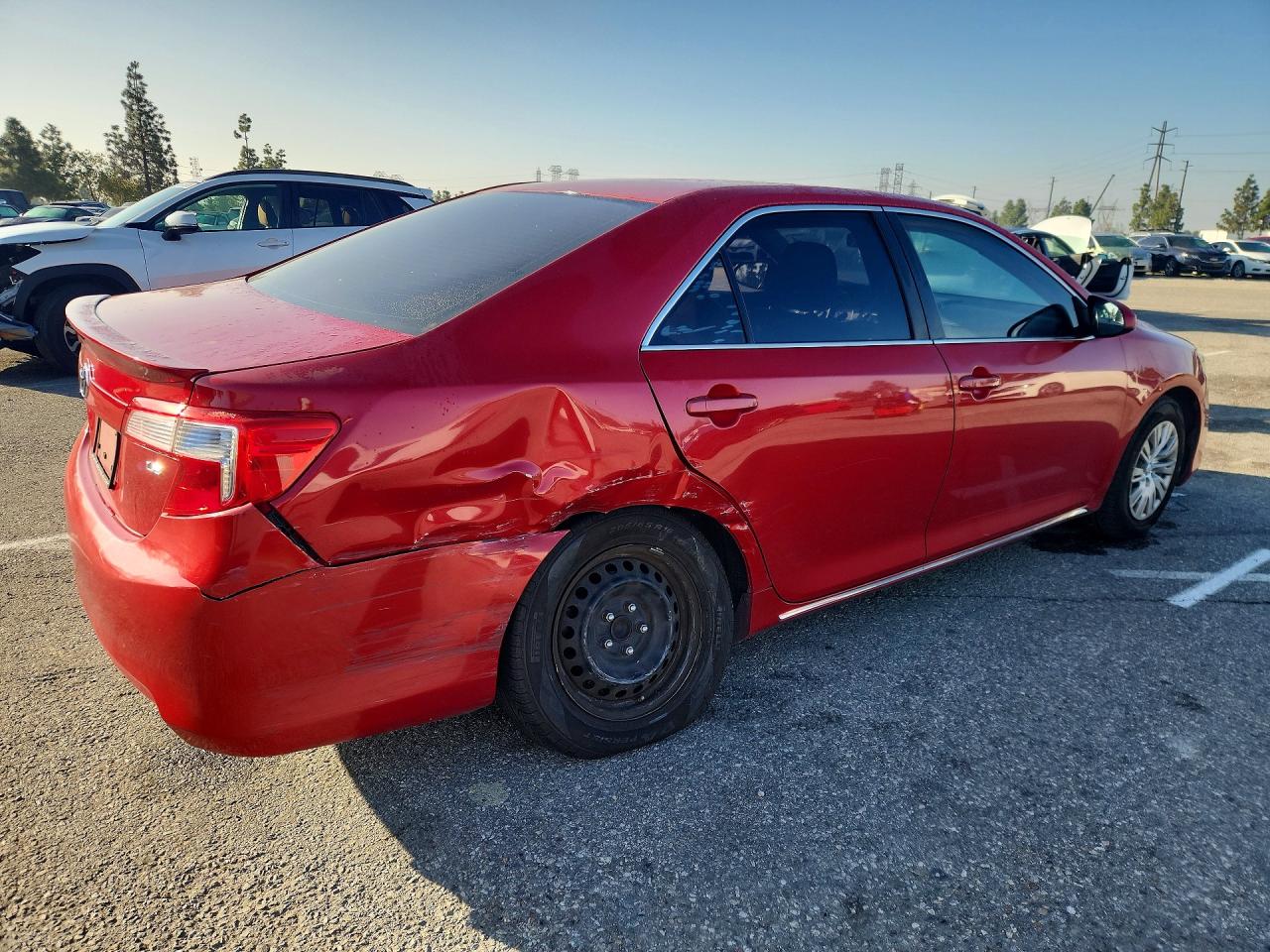 2014 TOYOTA CAMRY LE photo 5