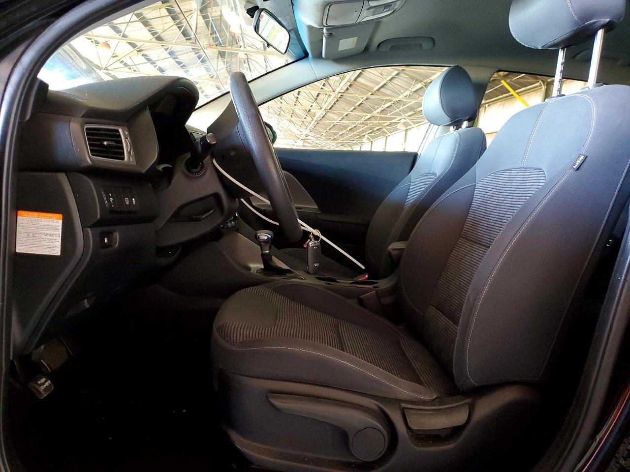 2019 KIA NIRO LX photo 7