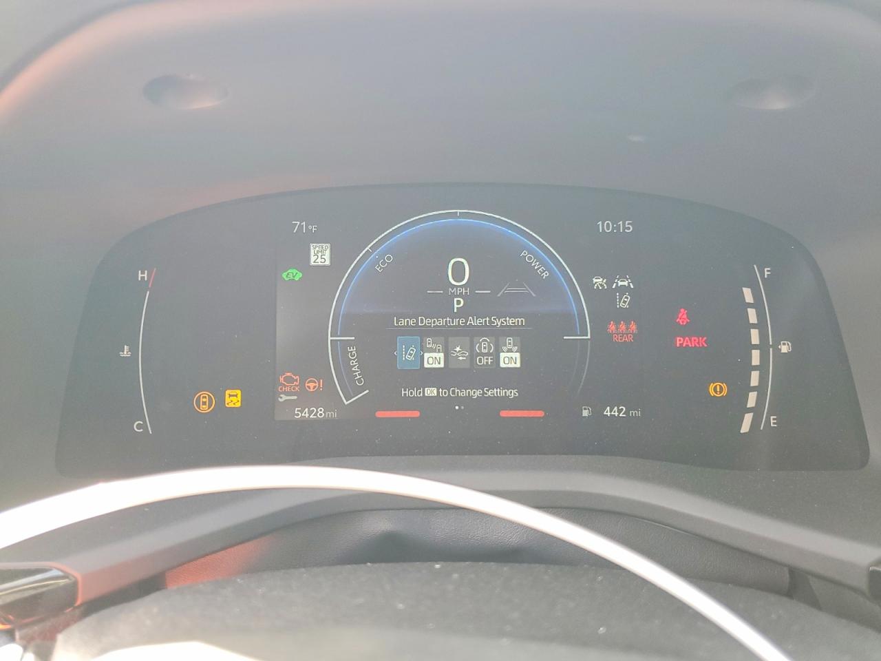 2025 TOYOTA CAMRY LE photo 9