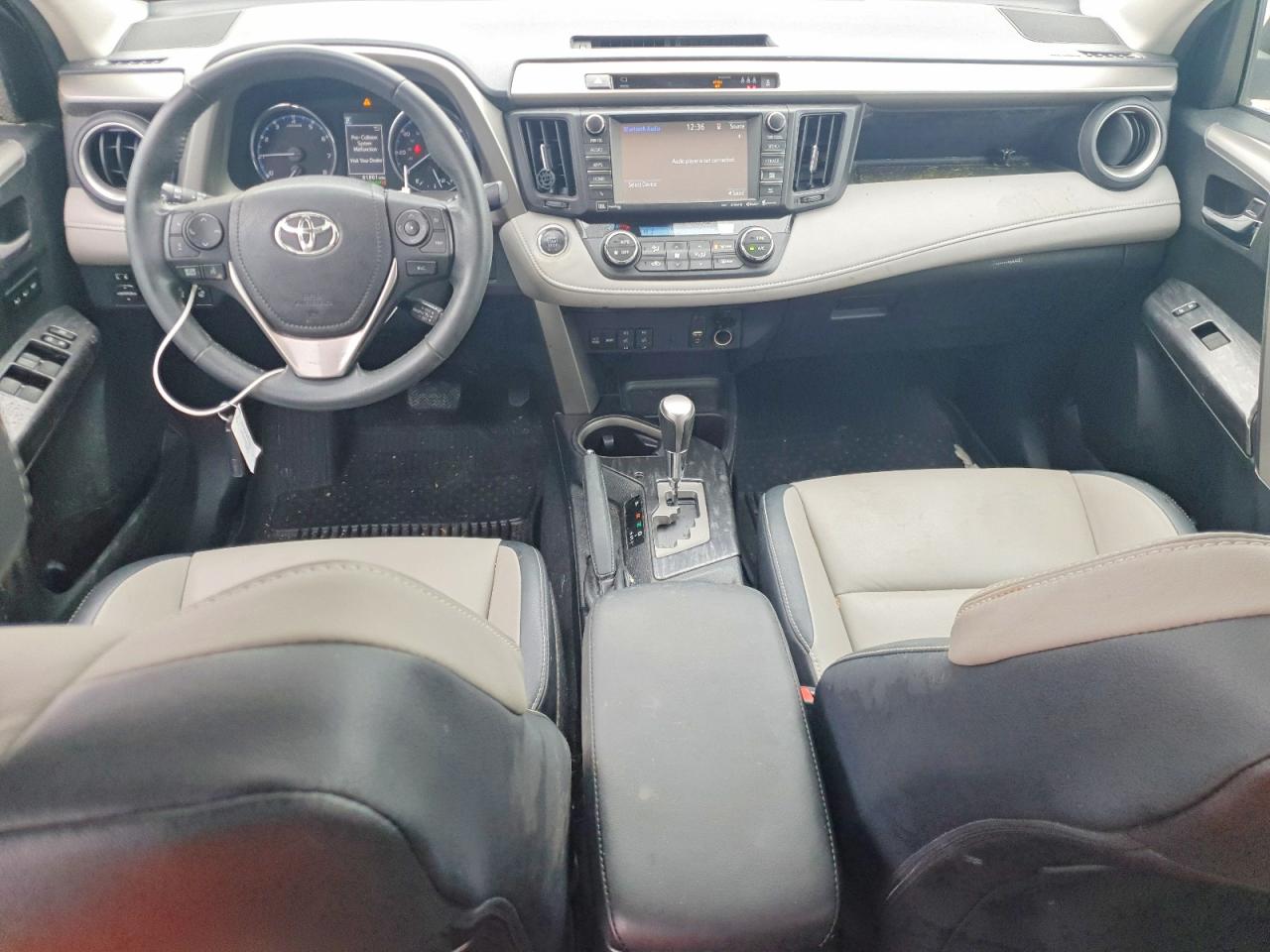 2017 TOYOTA RAV4 PLATINUM photo 22