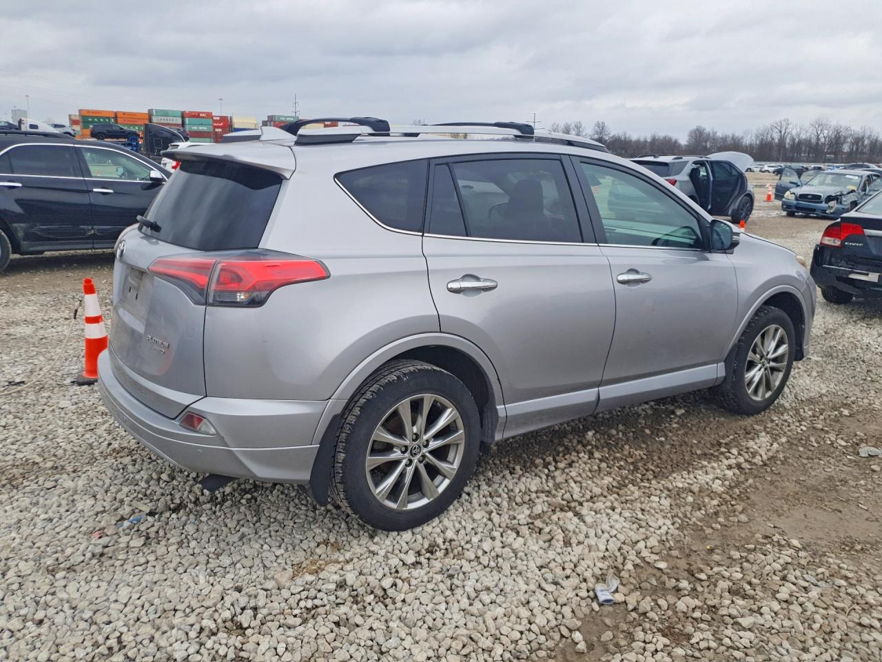 2017 TOYOTA RAV4 PLATINUM photo 7