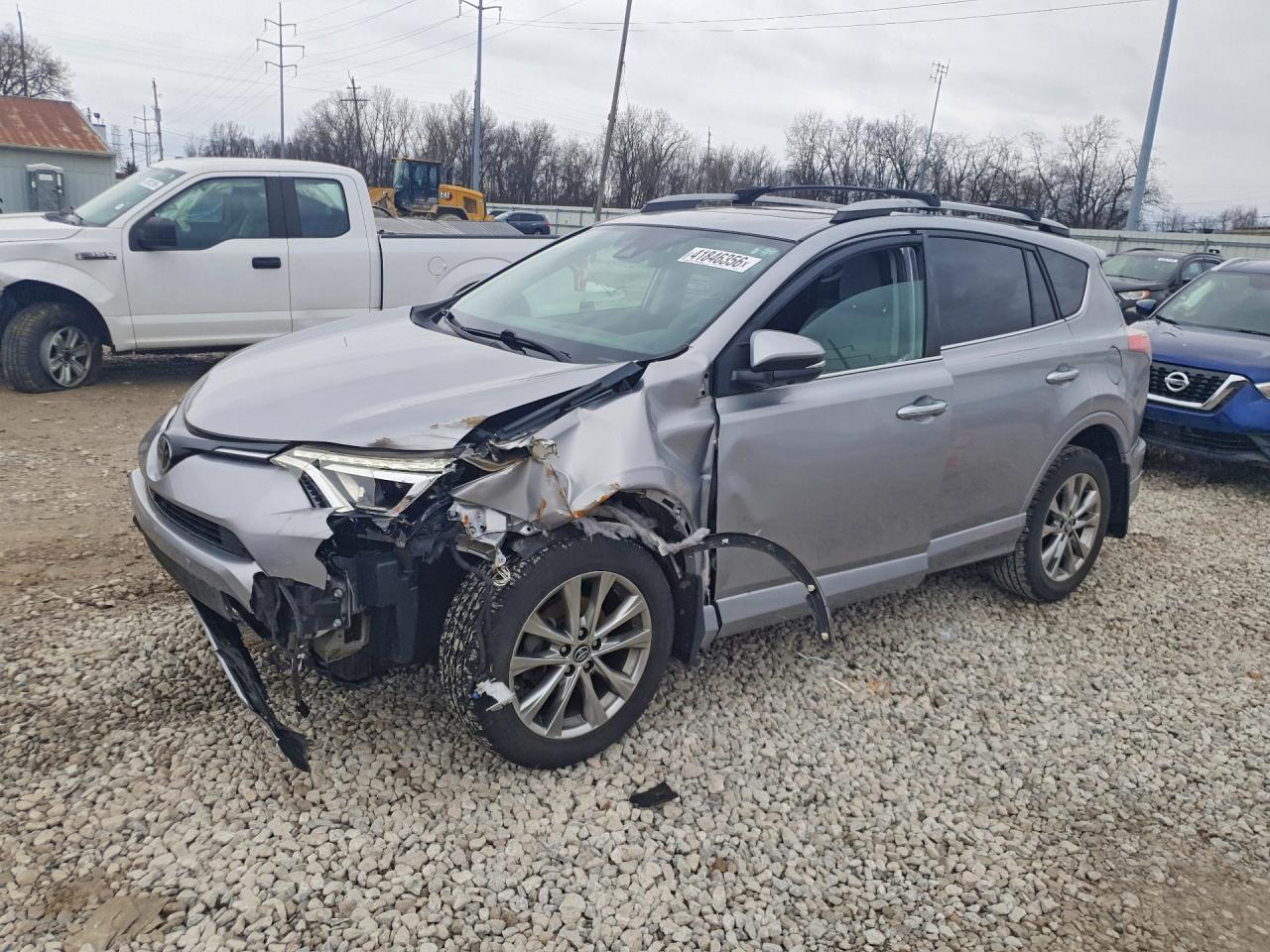 2017 TOYOTA RAV4 PLATINUM photo 2