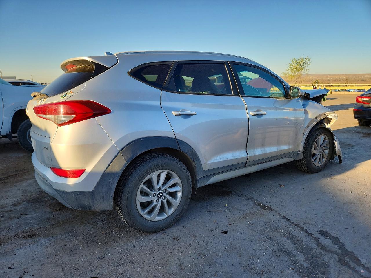 2018 HYUNDAI TUCSON SEL photo 3