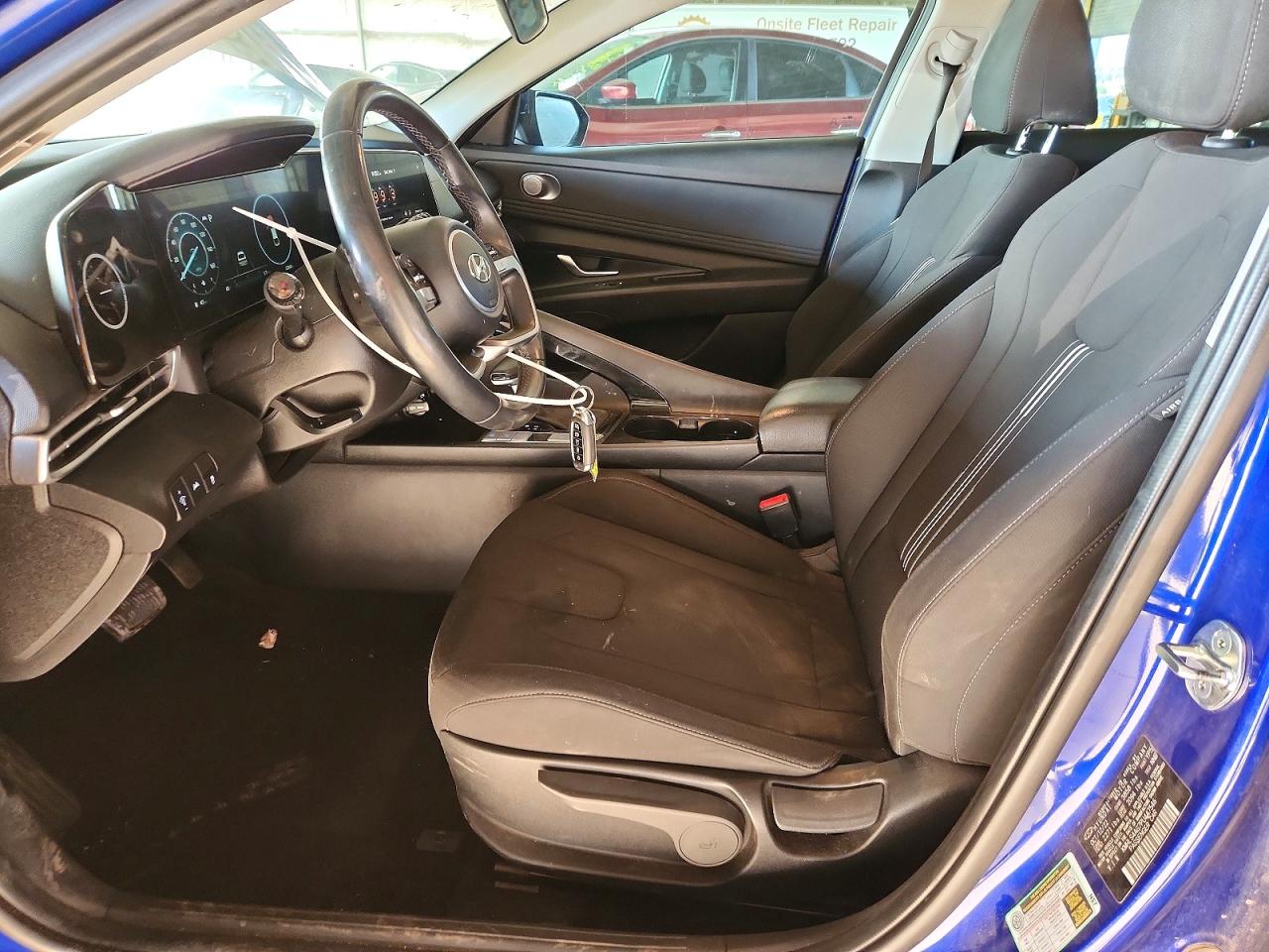 2023 HYUNDAI ELANTRA SEL photo 7