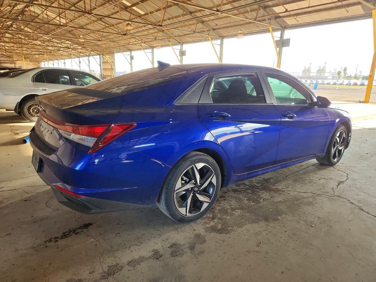 2023 HYUNDAI ELANTRA SEL photo 3