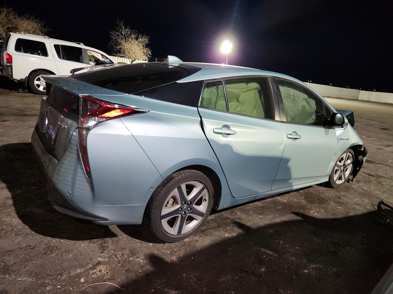 2018 TOYOTA PRIUS FOUR TOURING photo 3