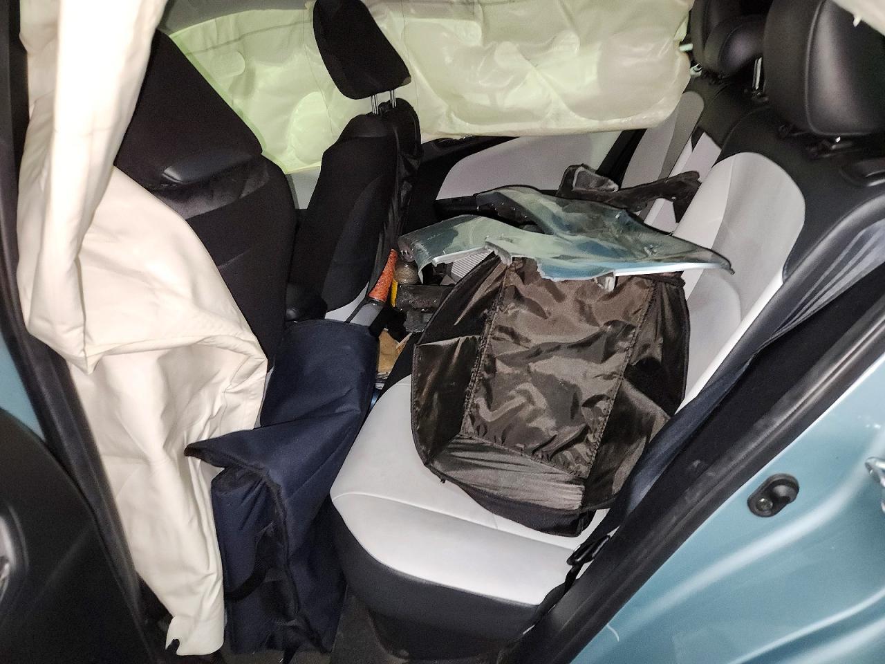 2018 TOYOTA PRIUS FOUR TOURING photo 10