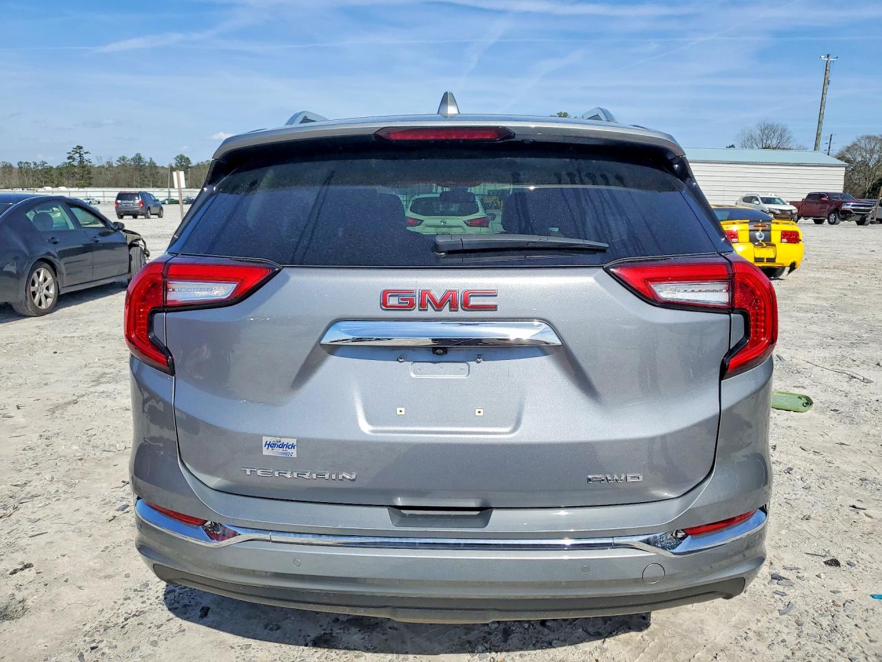 2024 GMC TERRAIN DENALI photo 11