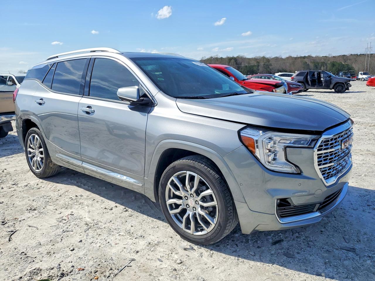 2024 GMC TERRAIN DENALI photo 7