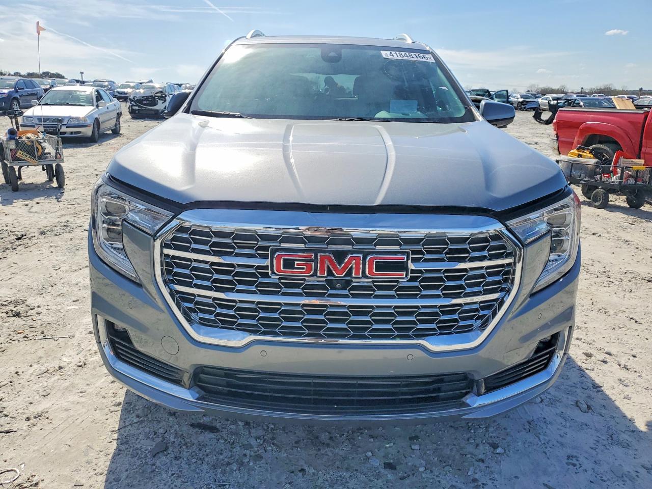 2024 GMC TERRAIN DENALI photo 9