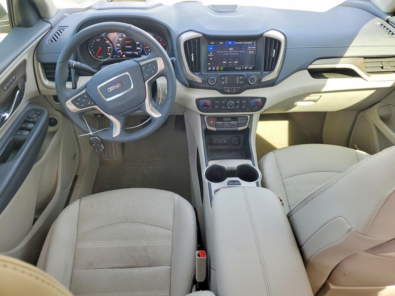 2024 GMC TERRAIN DENALI photo 15