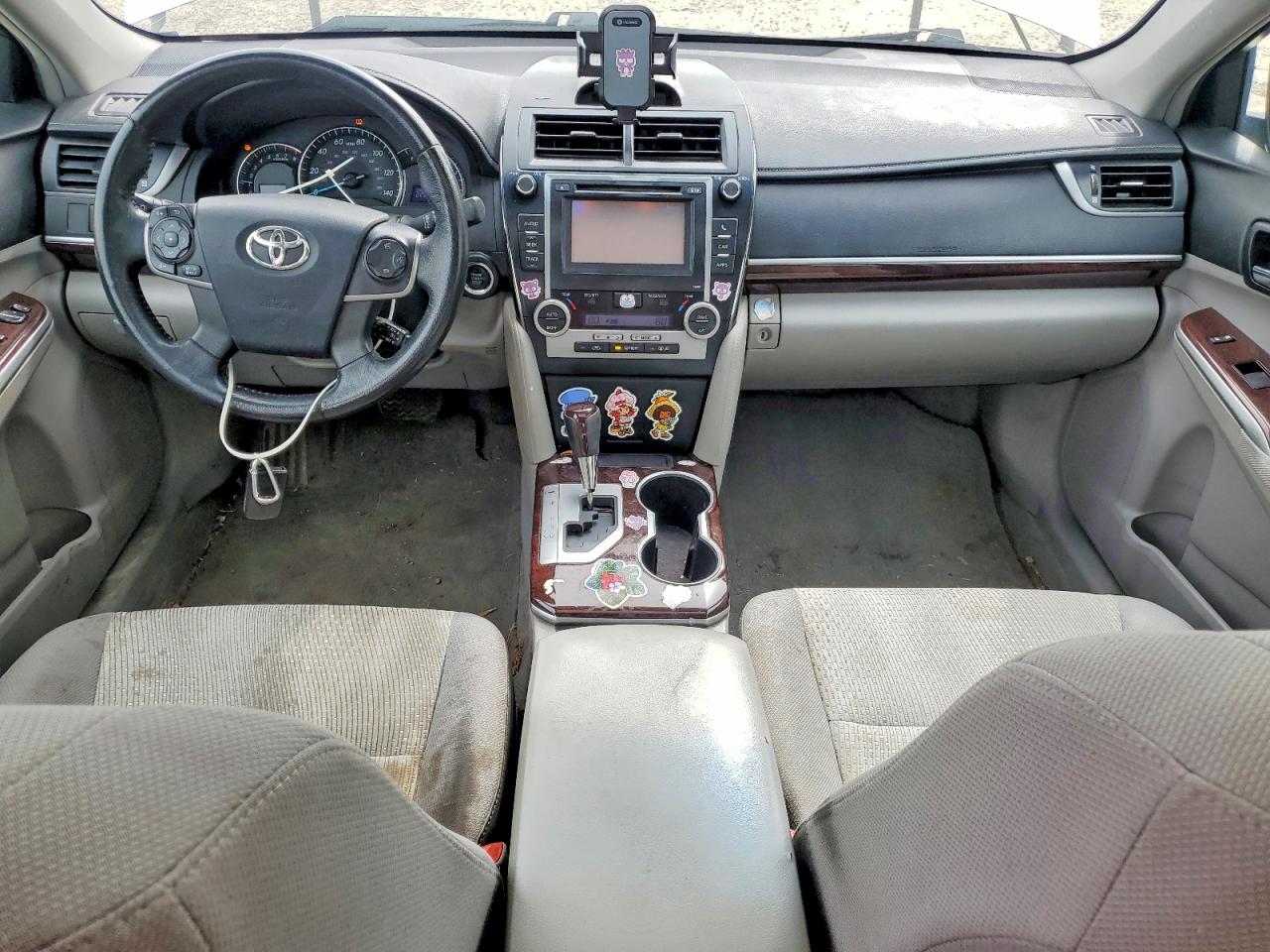 2012 TOYOTA CAMRY XLE photo 8