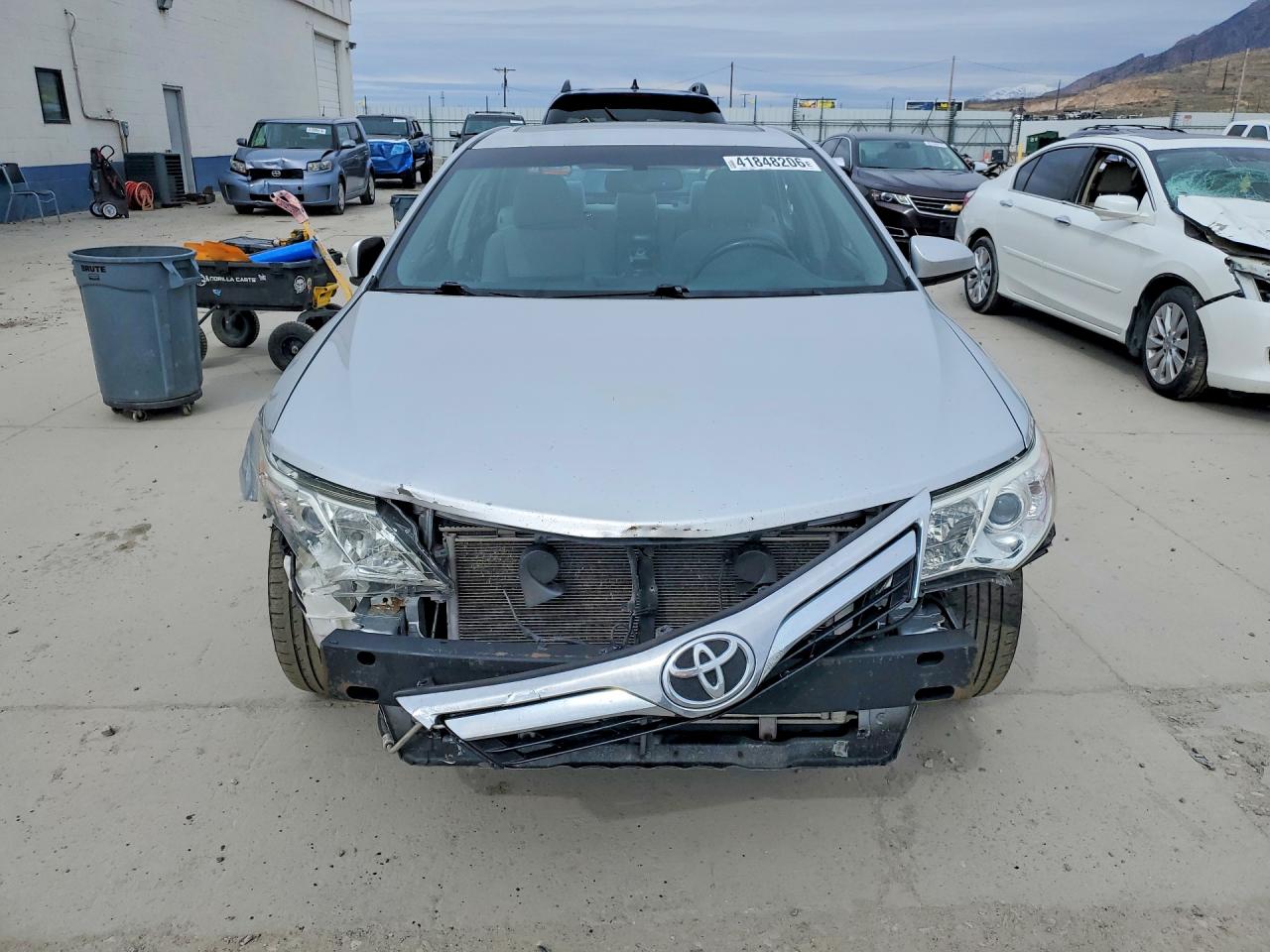 2012 TOYOTA CAMRY XLE photo 5