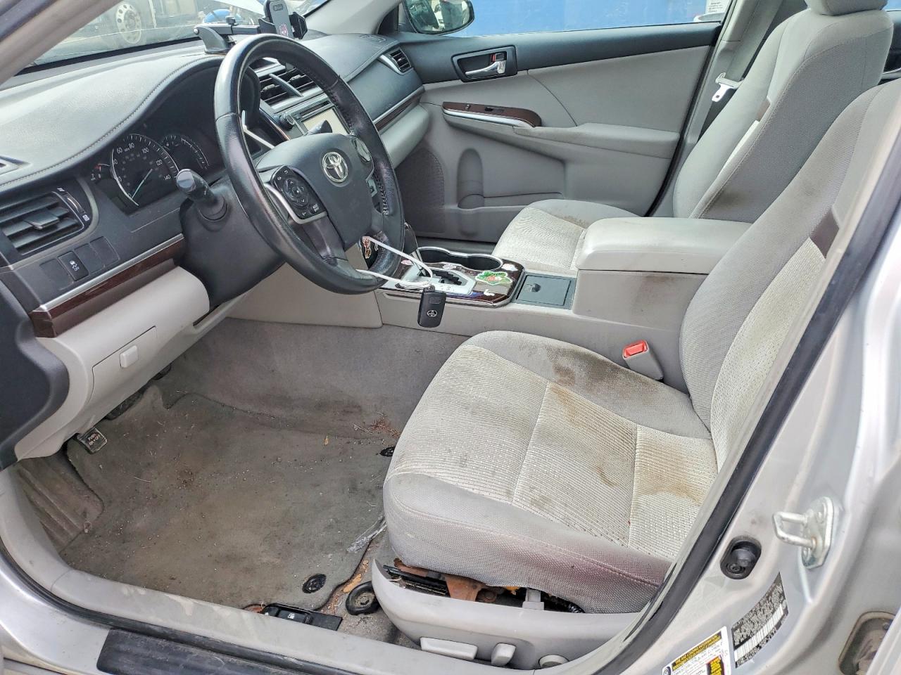 2012 TOYOTA CAMRY XLE photo 7