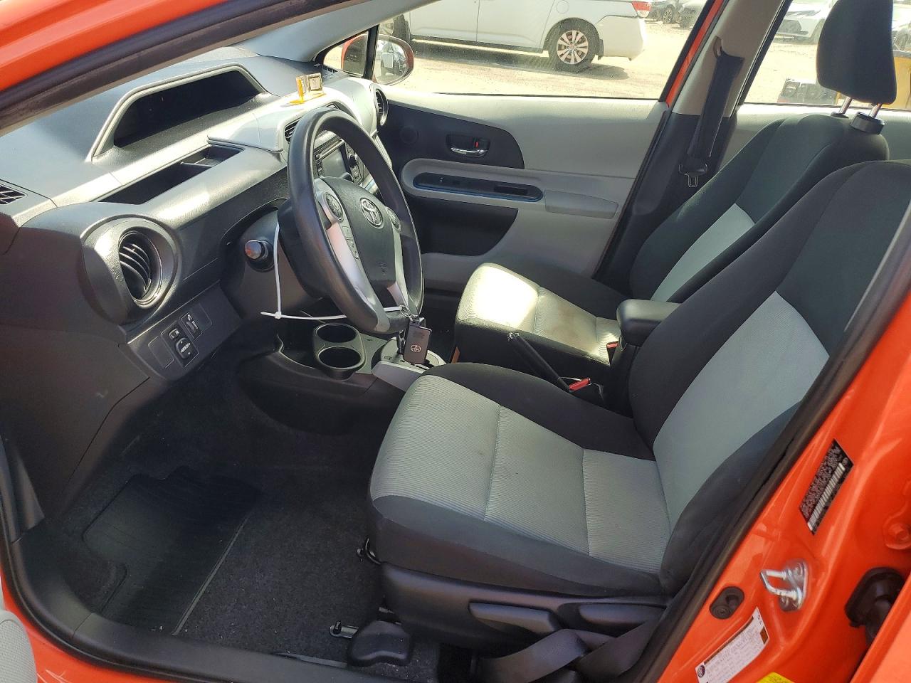 2012 TOYOTA PRIUS C THREE photo 13