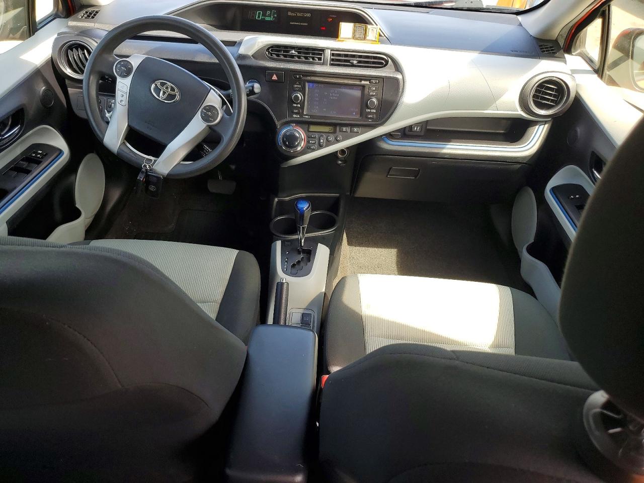 2012 TOYOTA PRIUS C THREE photo 15