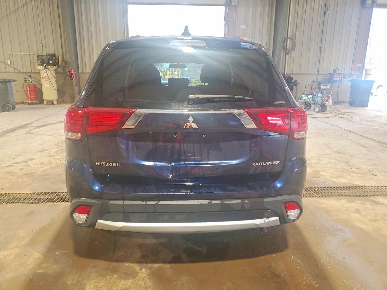 2017 MITSUBISHI OUTLANDER ES photo 6
