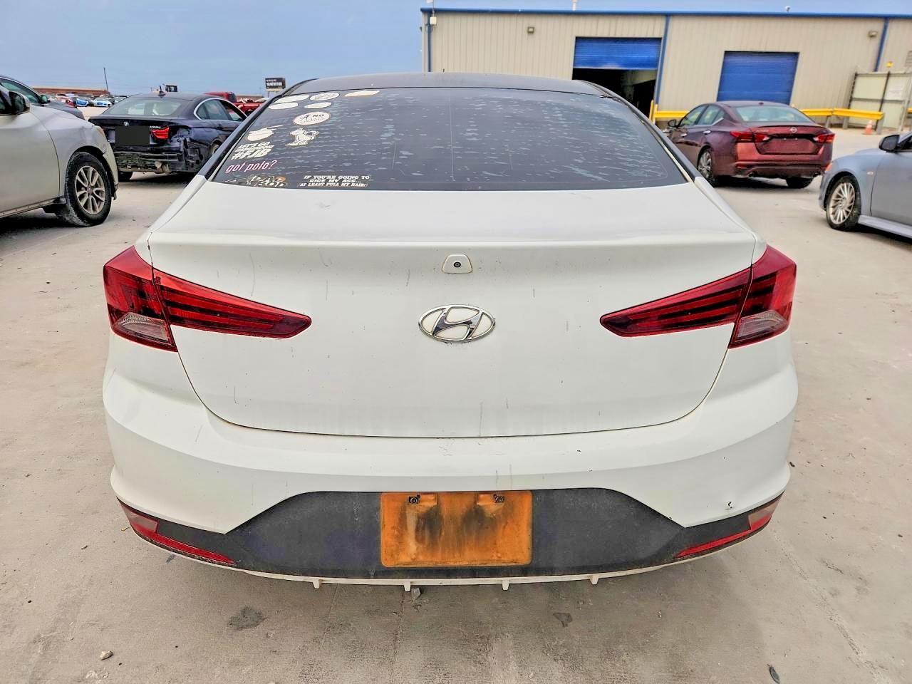 2020 HYUNDAI ELANTRA SE photo 6