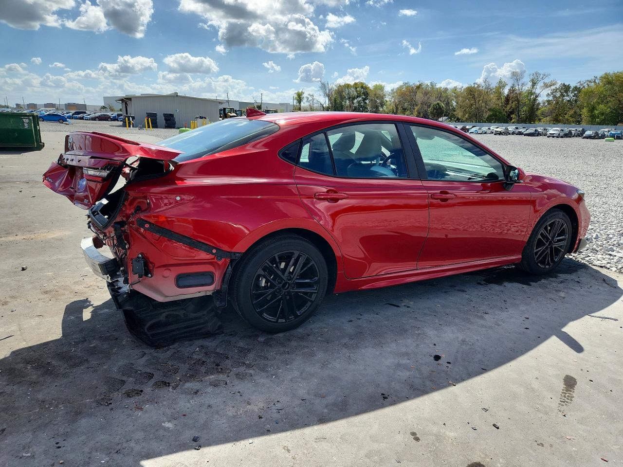 2025 TOYOTA CAMRY SE photo 3