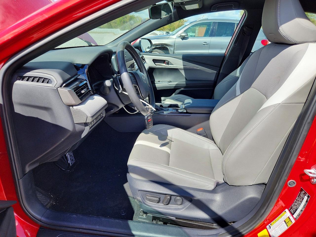 2025 TOYOTA CAMRY SE photo 7
