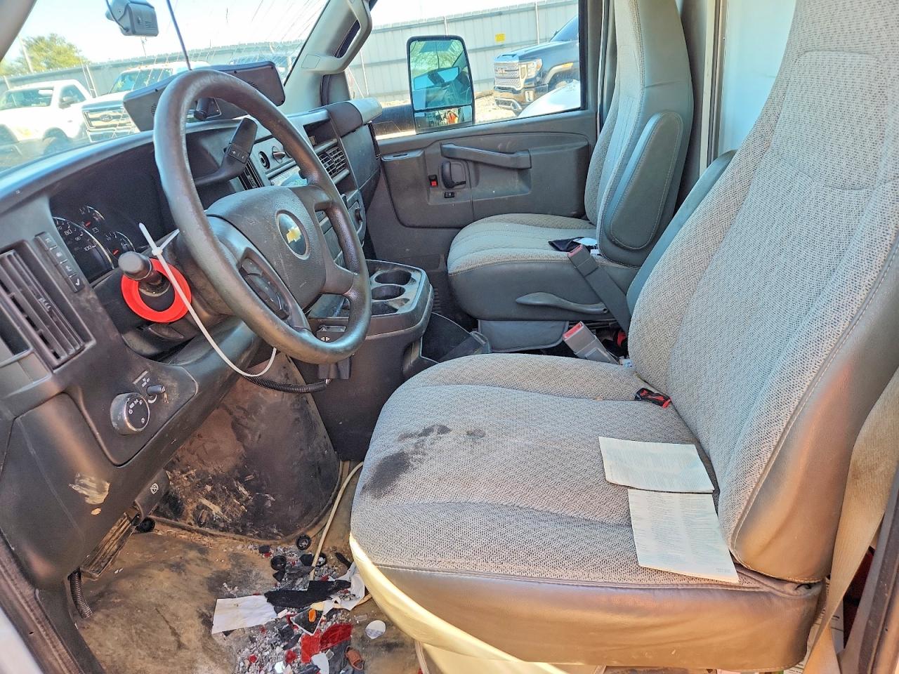 2017 CHEVROLET EXPRESS G3500 photo 7