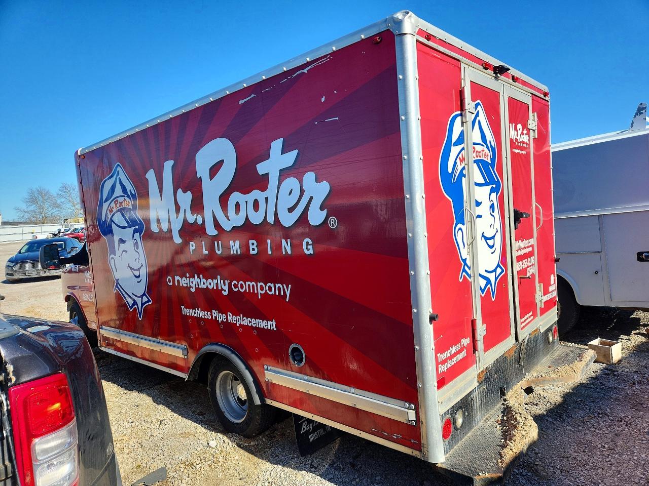 2017 CHEVROLET EXPRESS G3500 photo 2