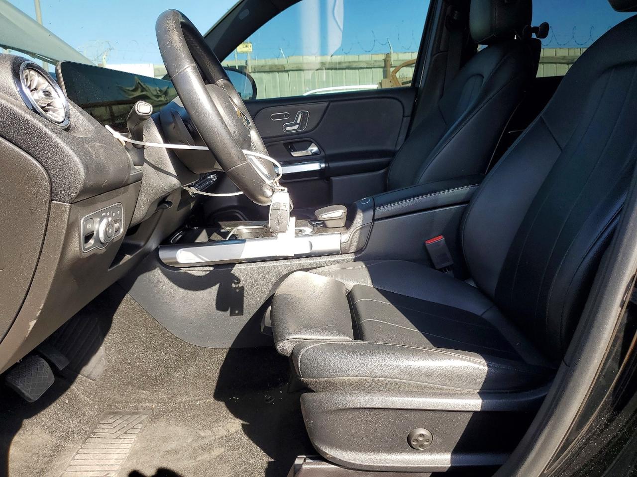 2020 MERCEDES-BENZ GLB 250 photo 19