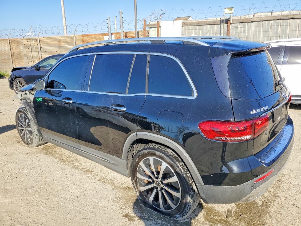 2020 MERCEDES-BENZ GLB 250 photo 4