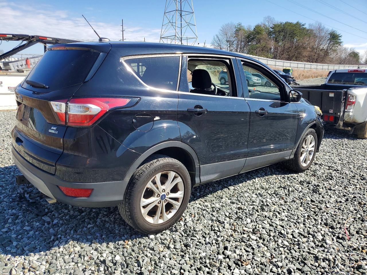 2017 FORD ESCAPE SE photo 5