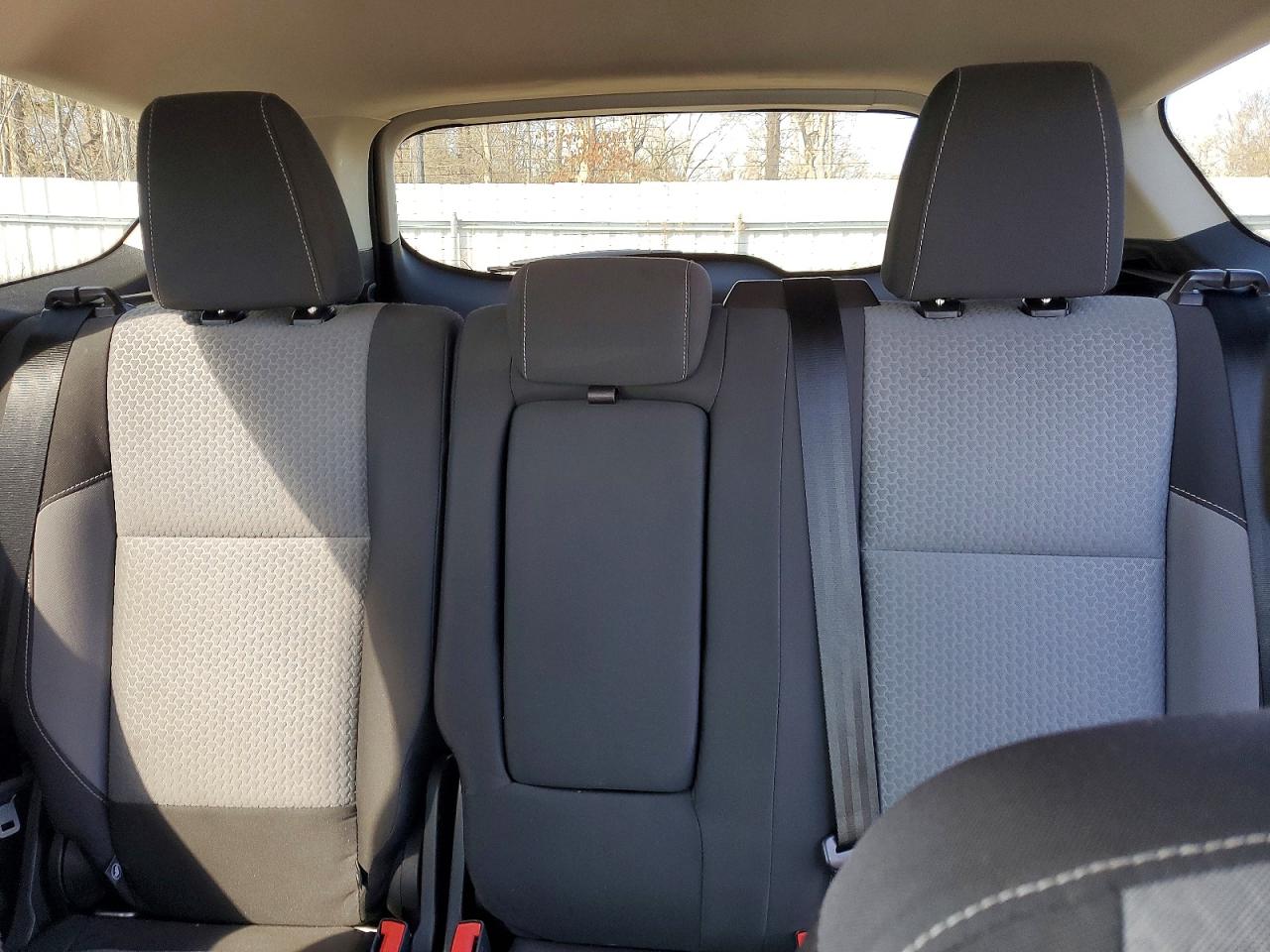 2017 FORD ESCAPE SE photo 19