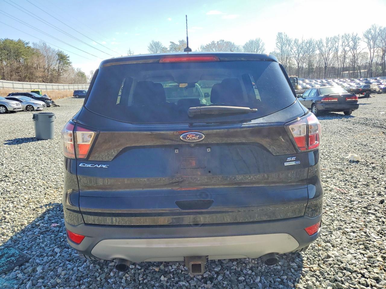 2017 FORD ESCAPE SE photo 11