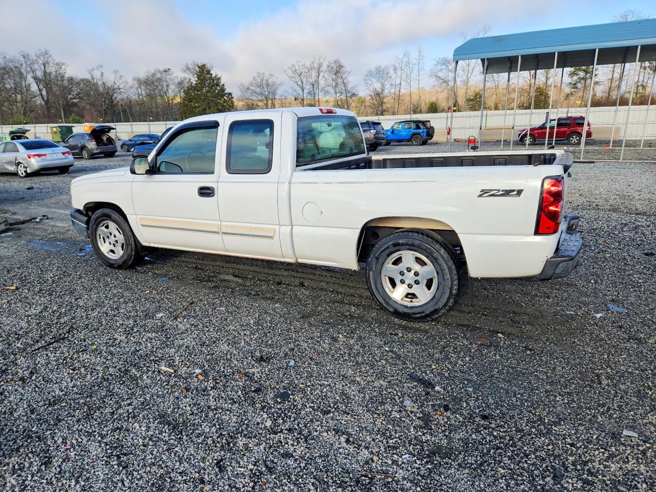 2005 CHEVROLET SILVERADO C1500 photo 3