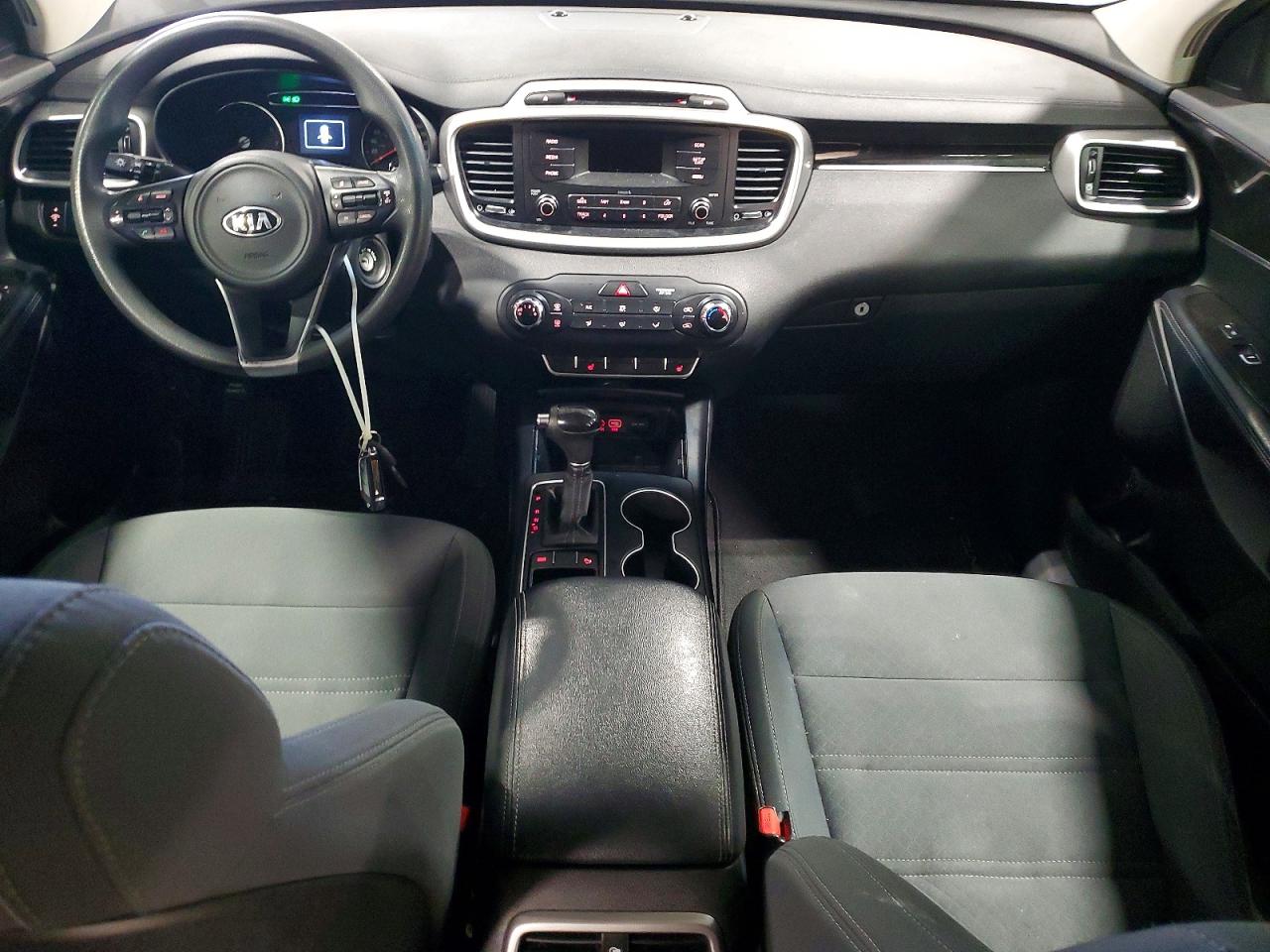 2016 KIA SORENTO L photo 8