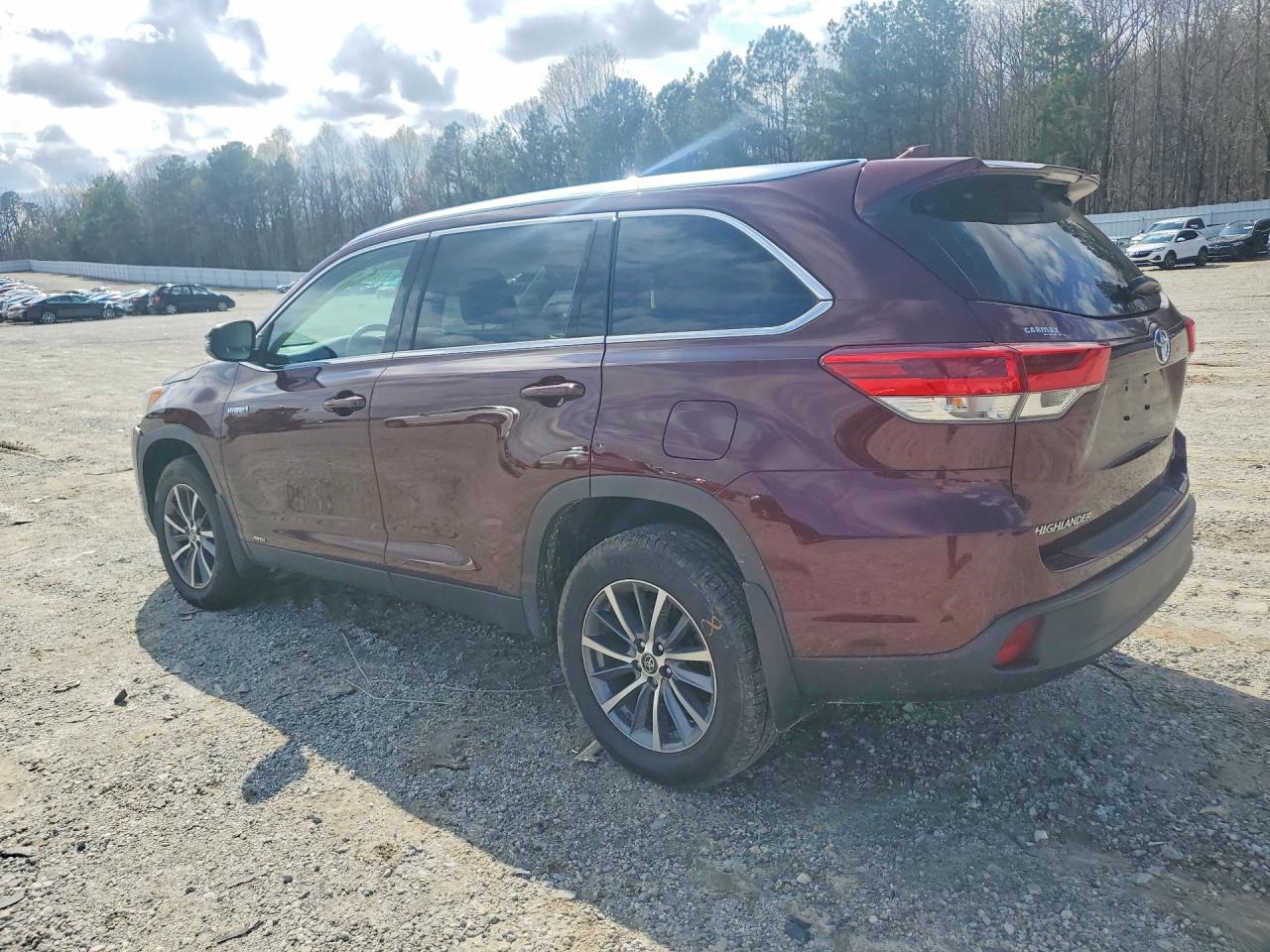 2019 TOYOTA HIGHLANDER HYBRID XLE photo 2