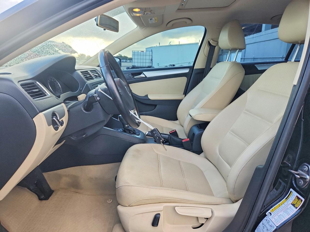 2013 VOLKSWAGEN JETTA SE photo 7