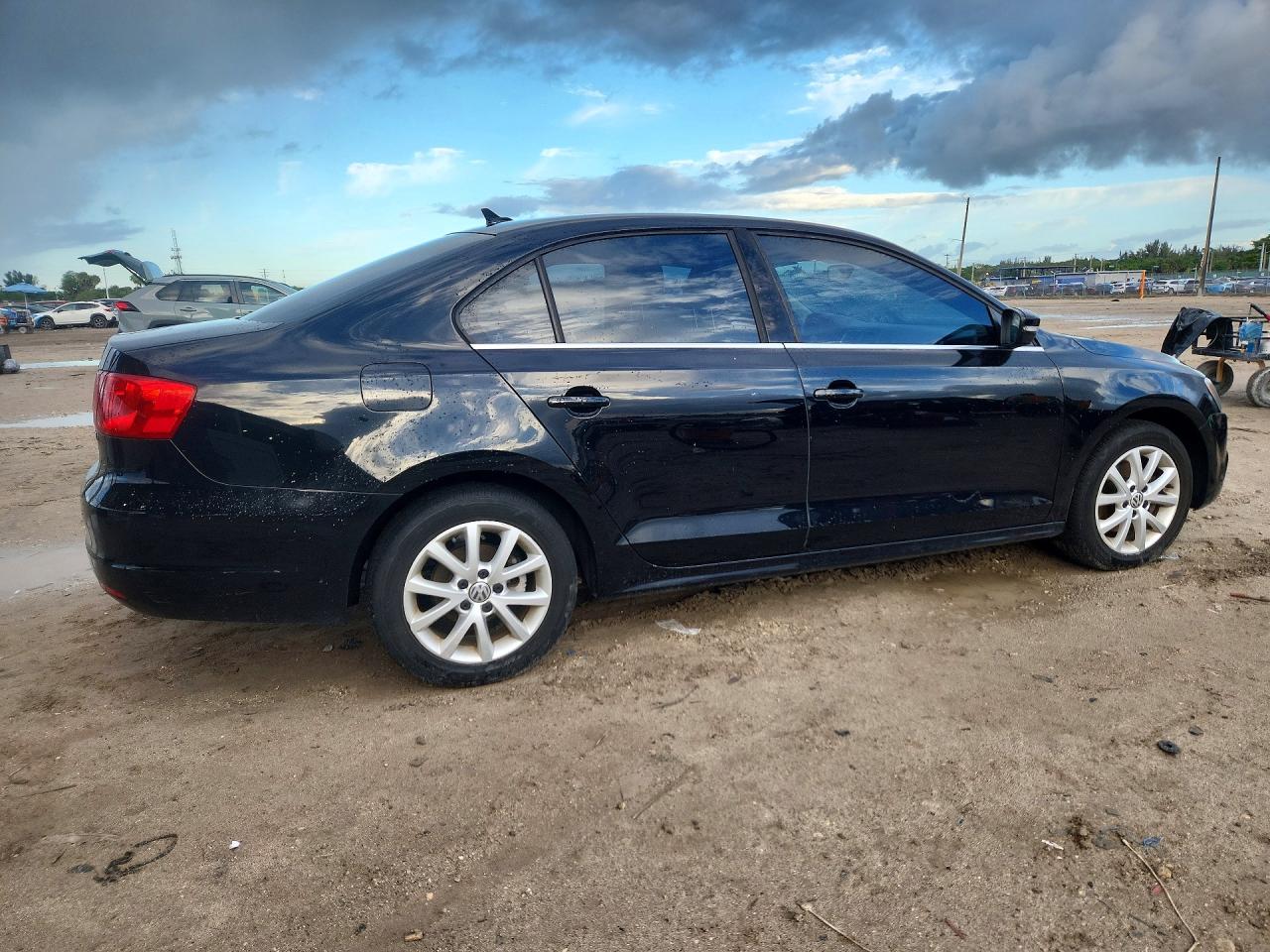 2013 VOLKSWAGEN JETTA SE photo 3