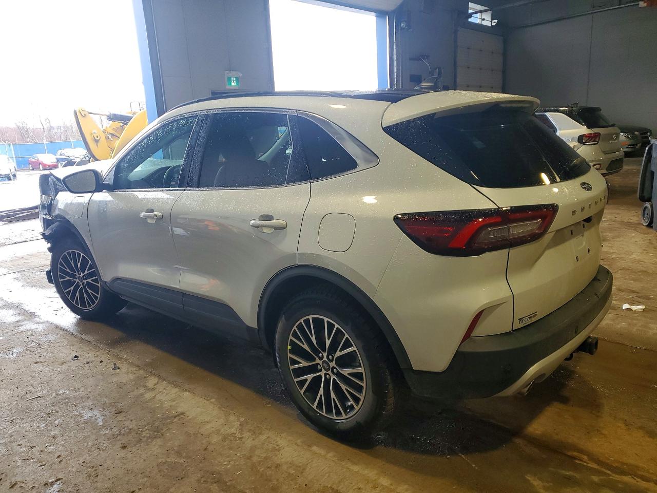 2025 FORD ESCAPE photo 2