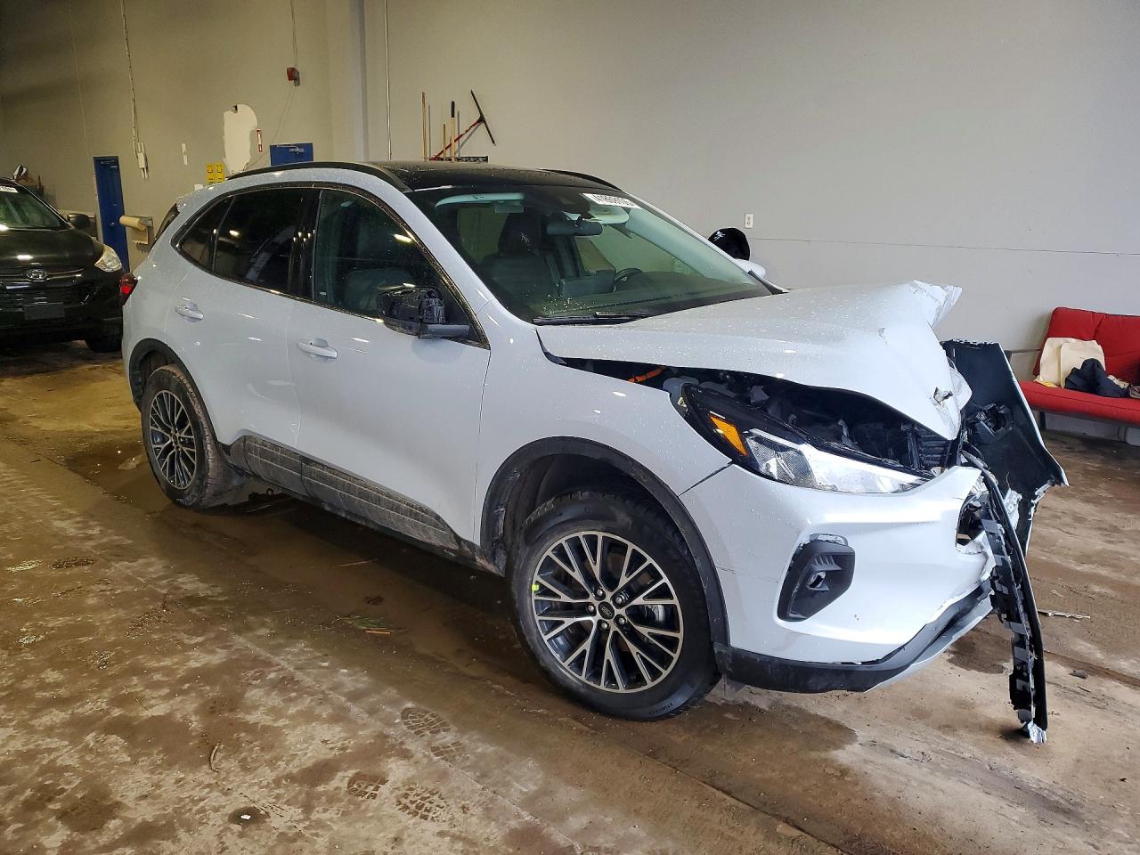 2025 FORD ESCAPE photo 4
