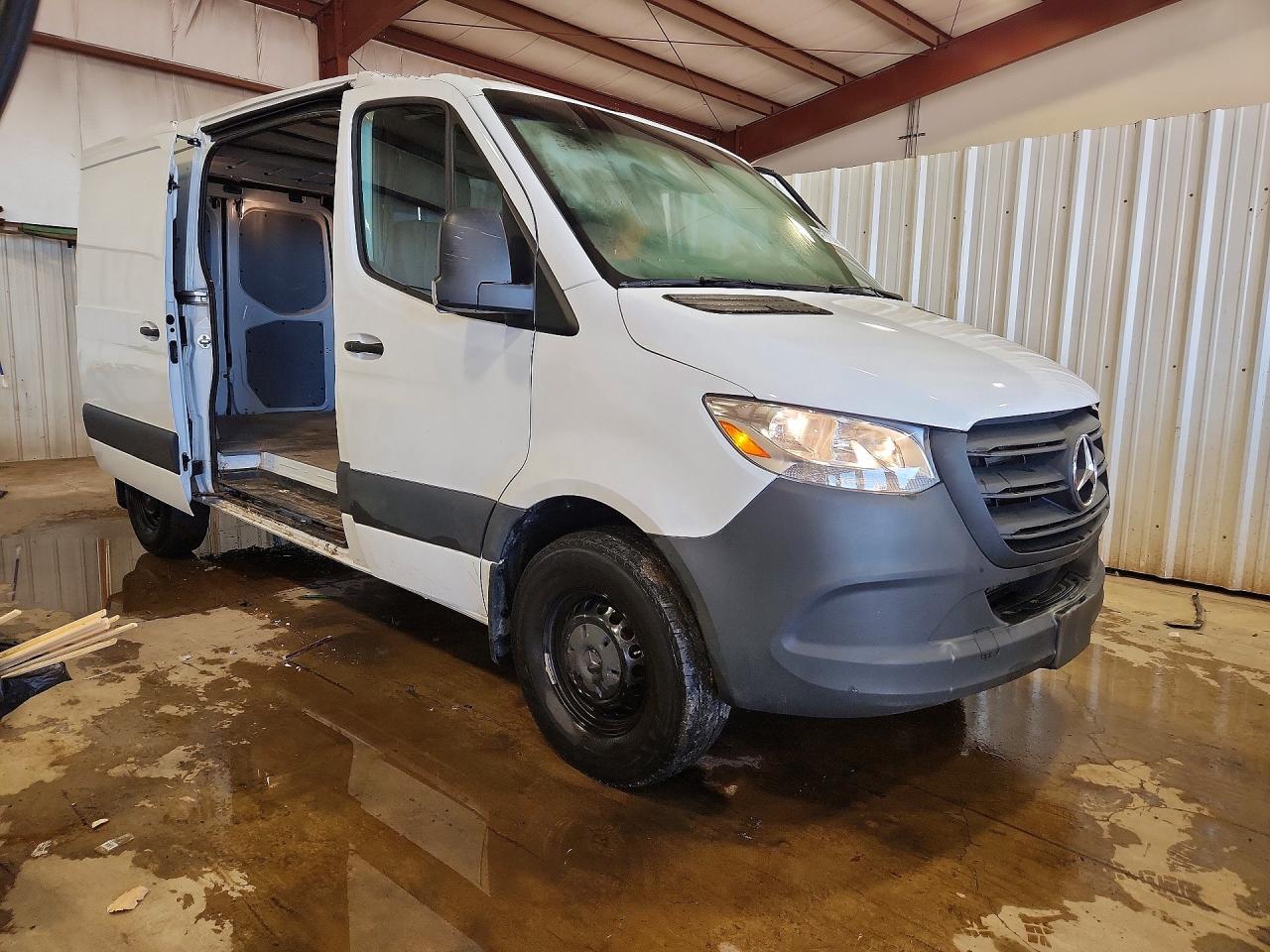 2024 MERCEDES BENZ SPRINTER 2500 907 (VS30) DELIVERY VAN photo 7