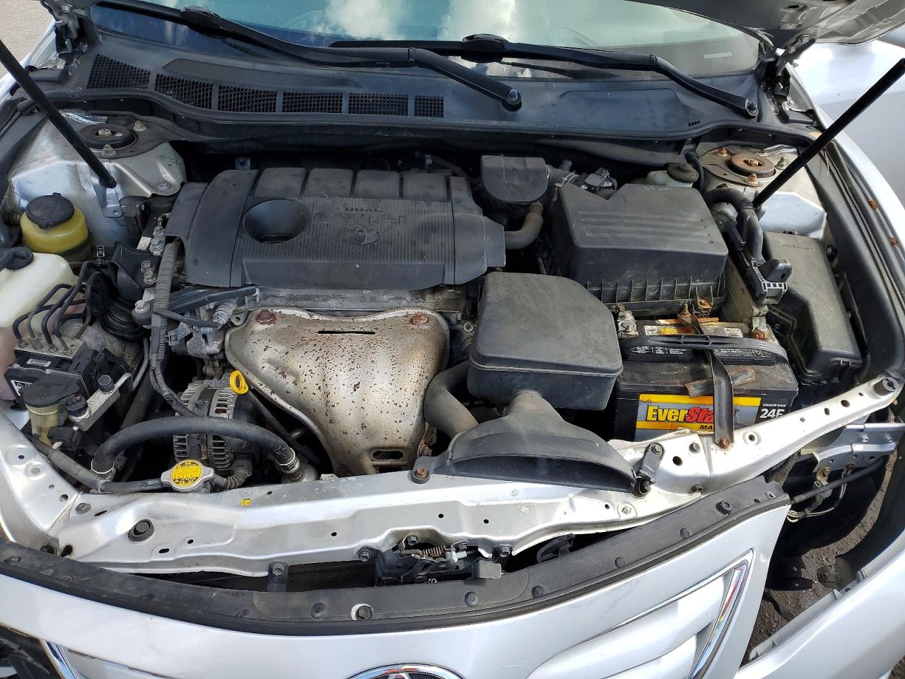 2011 TOYOTA CAMRY LE photo 11