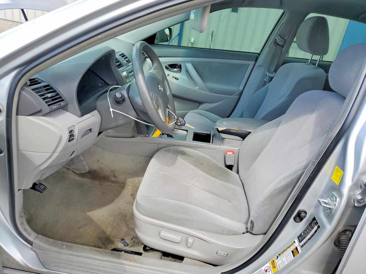 2011 TOYOTA CAMRY LE photo 7