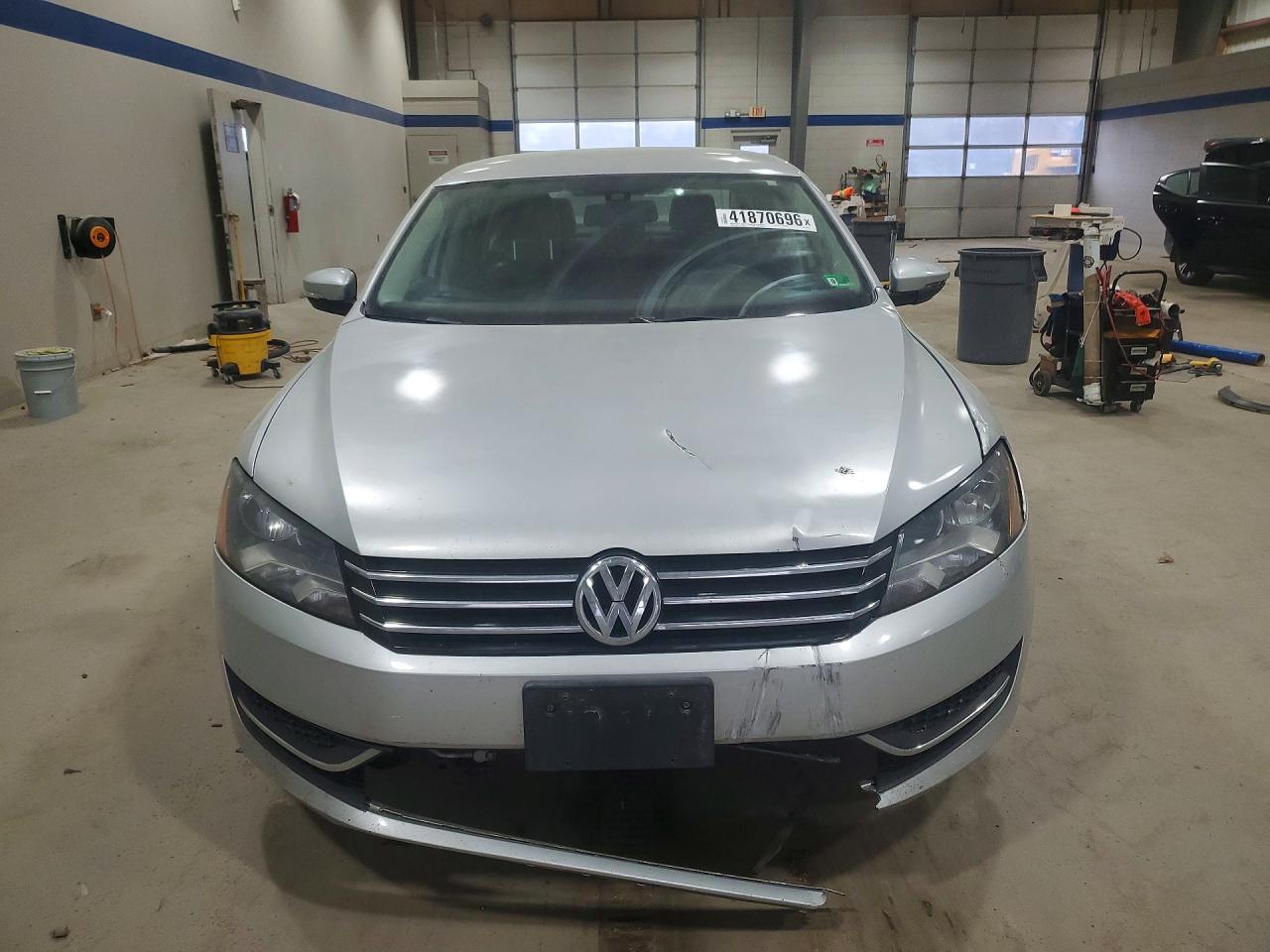 2015 VOLKSWAGEN PASSAT S photo 13